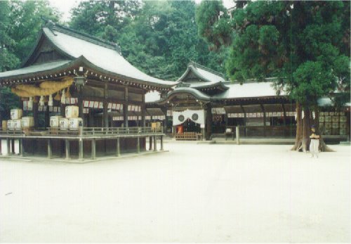 �䍂�_��